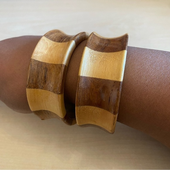 Two Tone Wooden Bangle Set 2pc - Picture 11 of 11